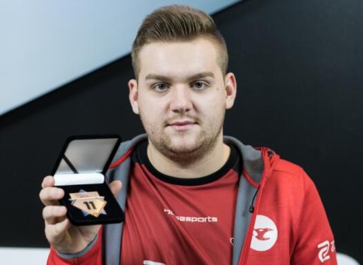 JackeyLove ：FNC下路在成都吃好喝好，好好准备败者组吧