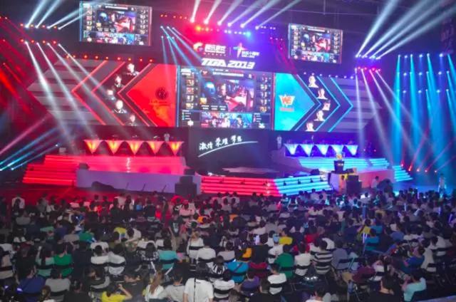 今日，LCS赛区的FLY战队官宣了前KT中单选手VicLa的加入，在2022LCK夏季赛VicLa获得了年度最佳新秀的荣誉。