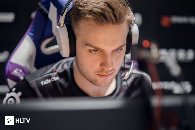 霍亚铁血安贝萨名副其实。贝卢加占据优势。兰博被抓并被沉默。 ThunderTalk Gaming 击败了 Team WE 。