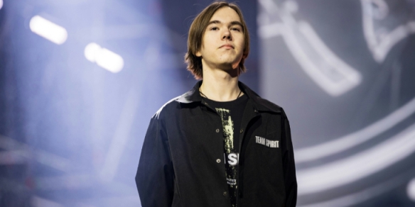 明天D组的首发阵容已公布：全神队将在首场比赛中对阵 LGD Gaming